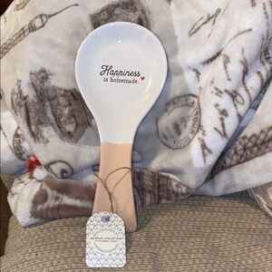 ❤️NWT Artisan Collection “Happiness” Ceramic Spoon Rest w/Heart Design